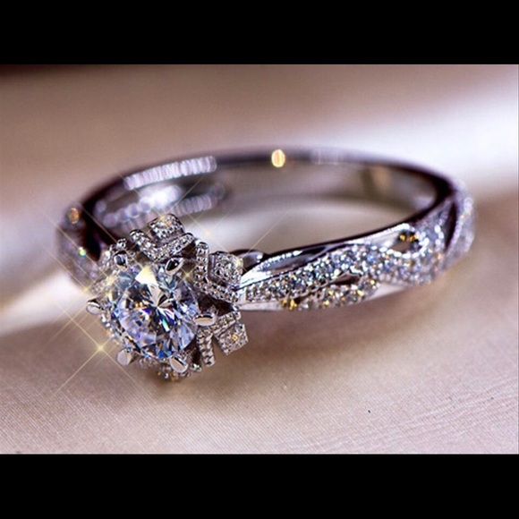 925 Silver White Sapphire & CZ Ring - Picture 3 of 5